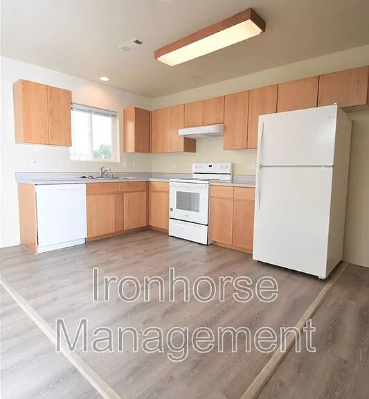 509 N Hunters Way — Photo 4