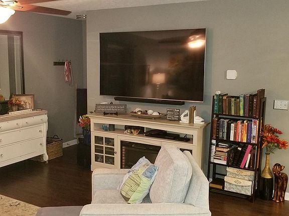 5th image of 541 Watkins Glen Way