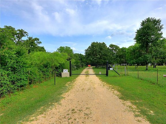 4th image of 595 Green Acre Dr