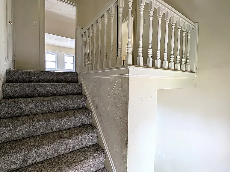 1041 Franklin Ave — Photo 19
