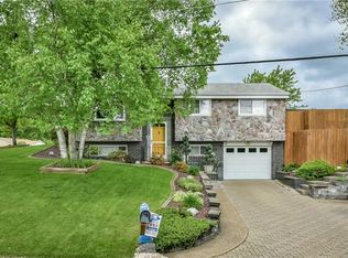 701 Redstone Dr, Allison Park, PA 15101