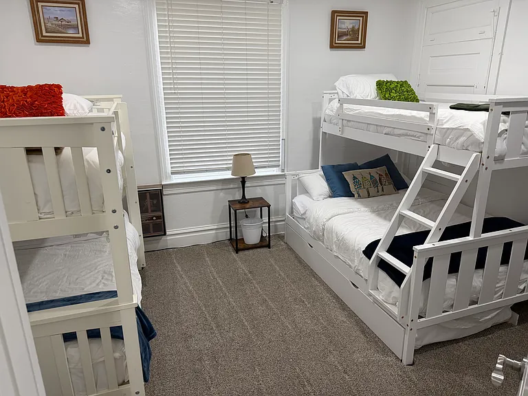 15 N 300 W — Photo 26