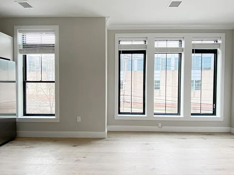 157 Everett St #309 — Photo 5