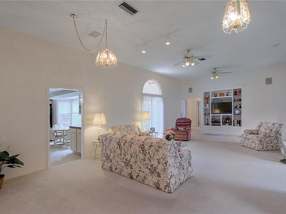 5th image of 2475 S Glen Eagles Dr
