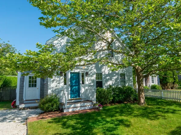 23 Goldfinch Dr, Nantucket, MA 02554