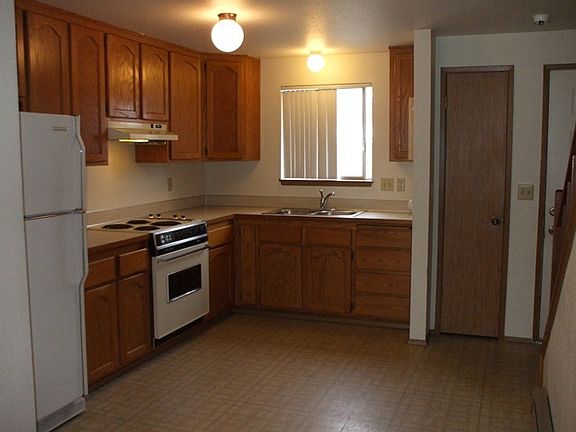 5th image of 445 SE Regatta Dr APT 6