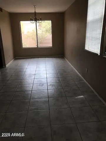 506 W Dennis Ct — Photo 2