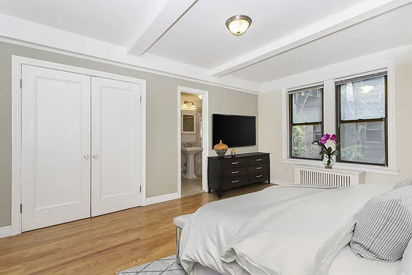 Rented by Keller Williams NYC | media 17