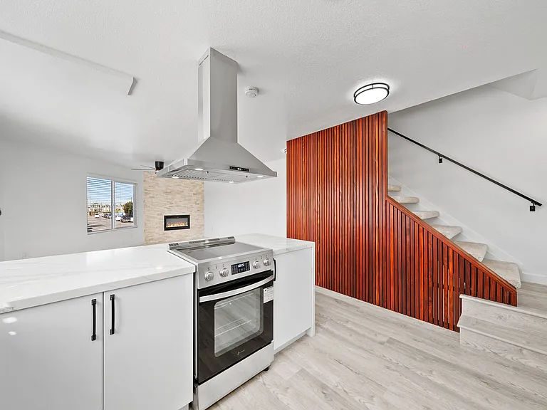 1101 Colusa St #2 — Photo 4