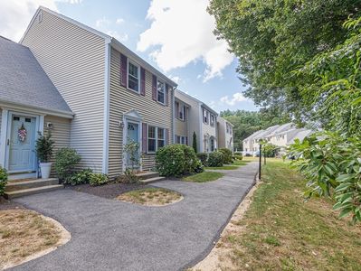 134 N Washington St APT 2, Norton, MA, 02766