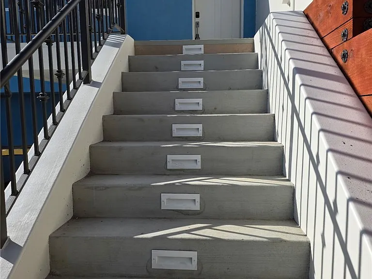 1108 A Front — Photo 33