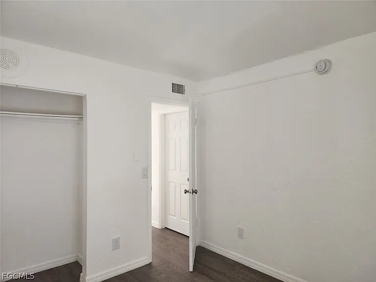1919 Lillie St — Photo 3