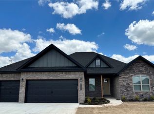 2000 Decker Rd, Pea Ridge, AR 72751