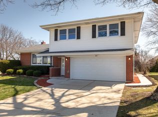 801 S Deborah Ln, Mount Prospect, IL 60056