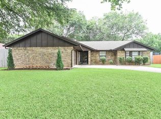 1015 Birchwood Ln, Mansfield, TX 76063
