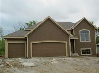 7607 N Lawn Ave, Kansas City, MO 64119