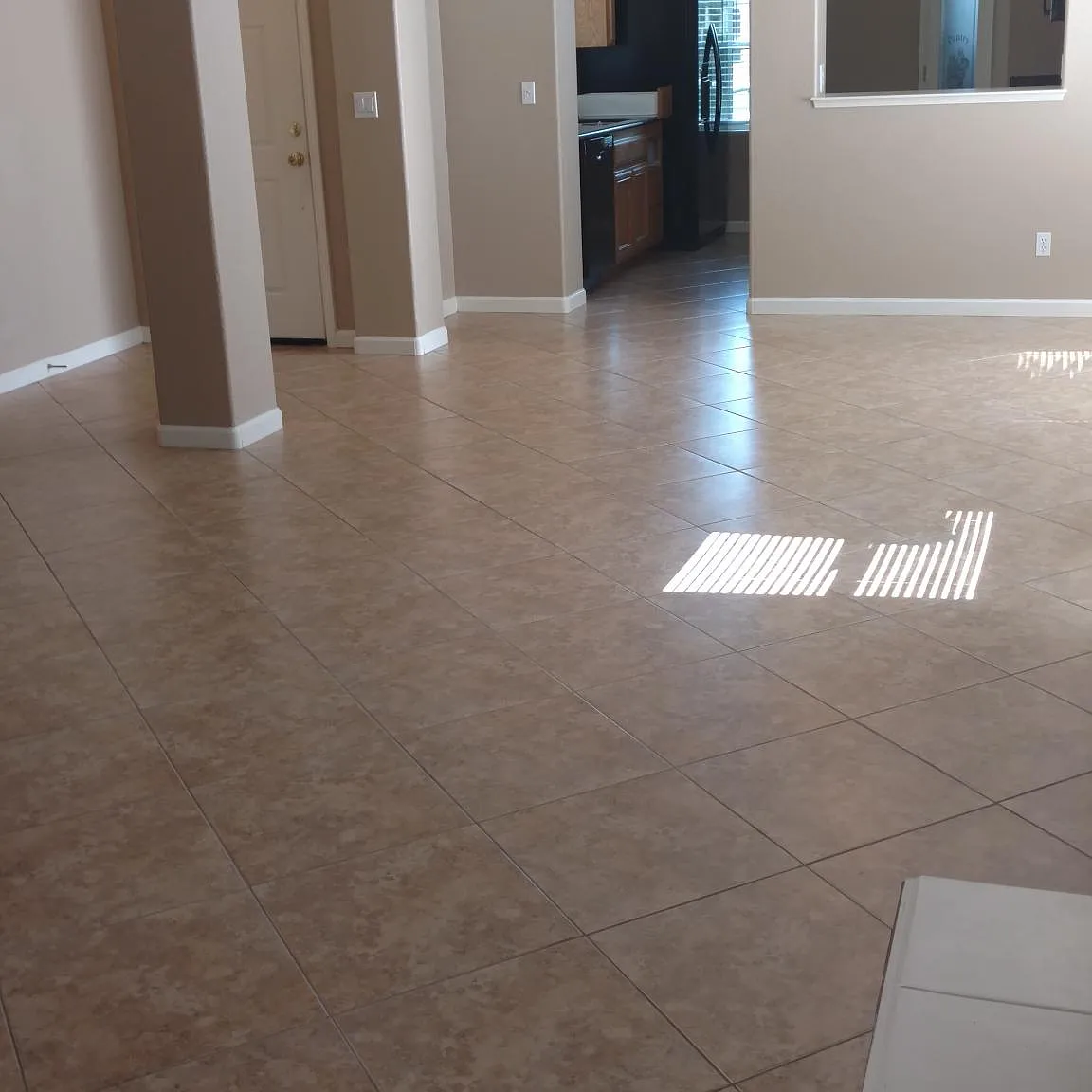 3 bed, 1651 sqft, $3,000 — Photo 2