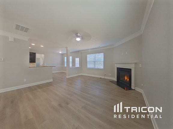3rd image of 5234 Norway Ln