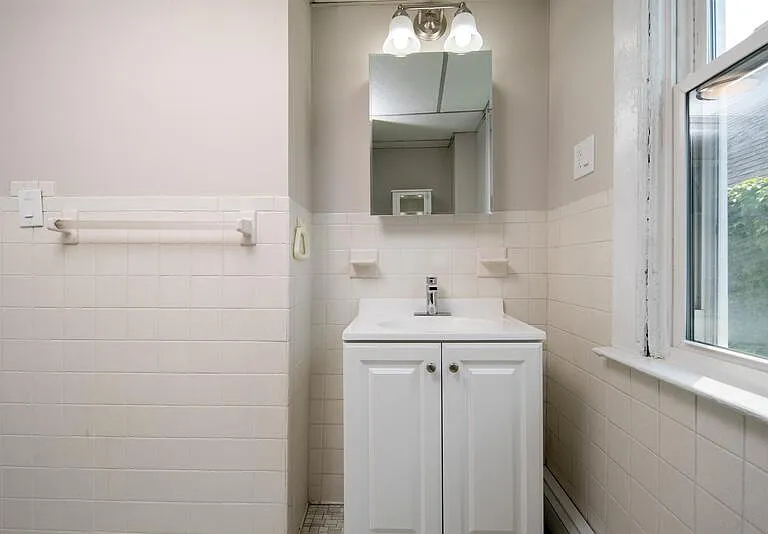 2433 Broadway #2 — Photo 12