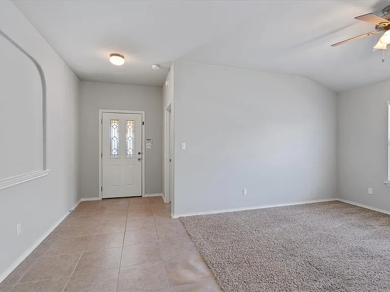 4504 Tiddle Ln — Photo 2