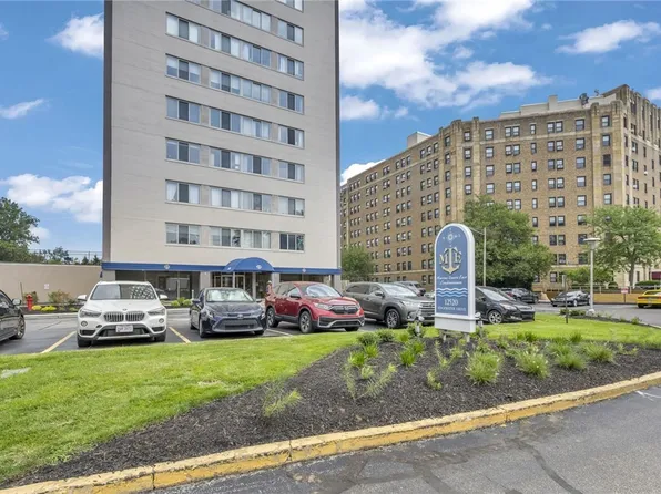 12520 Edgewater Dr APT 803, Lakewood, OH 44107