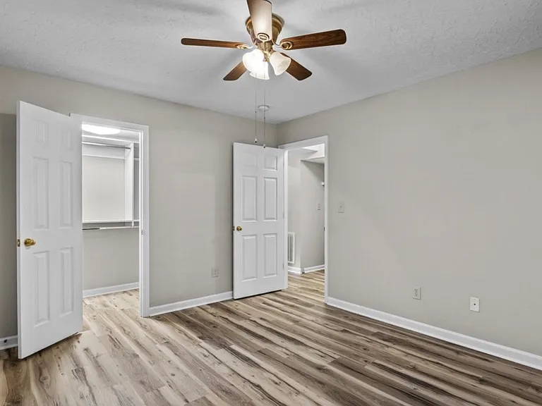 3533 Lochdale Ter — Photo 12