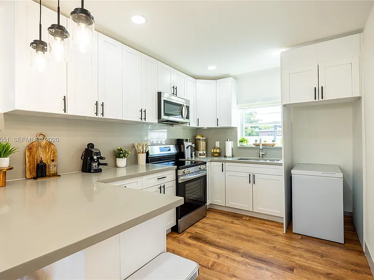 10050 SW 171st St — Photo 10