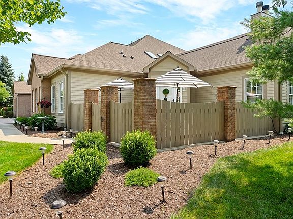 2nd image of 200 Sycamore Dr