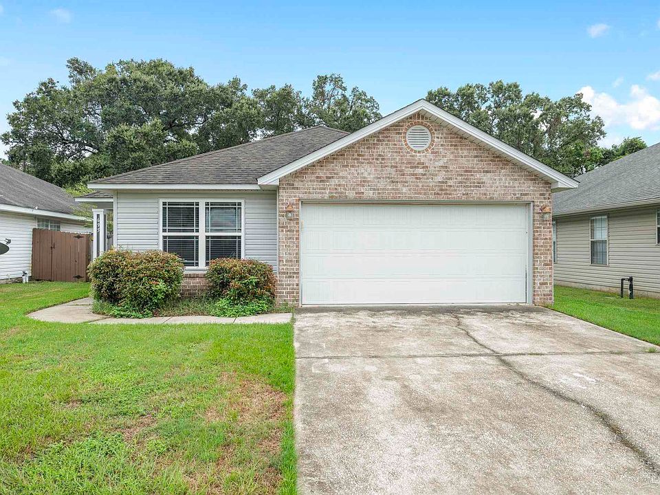 1st image of 695 Edith Ln