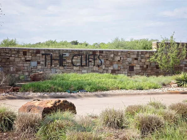 200 Oakland Hills Dr, Graford, TX 76449