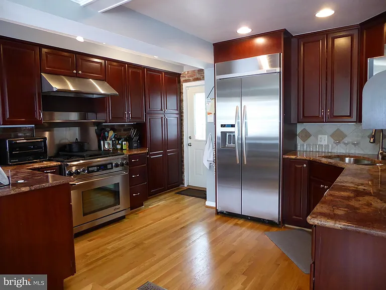 323 S Adams St — Photo 13