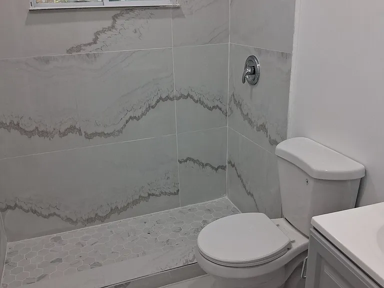 112 Burkshire Ct #B — Photo 3