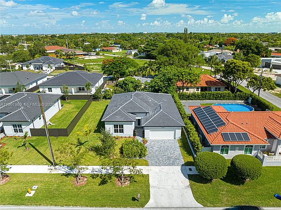 2nd image of 21326 Old Cutler Rd