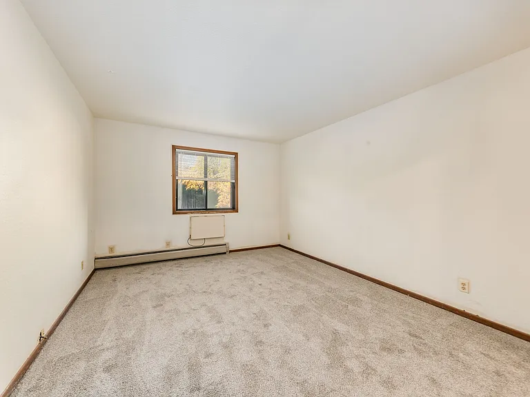 Parkway West Apartment Homes — Photo 26