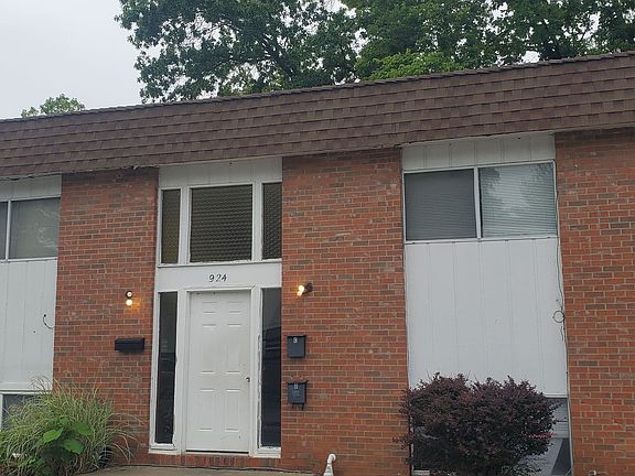 2nd image of 924 W Texas Ave APT B