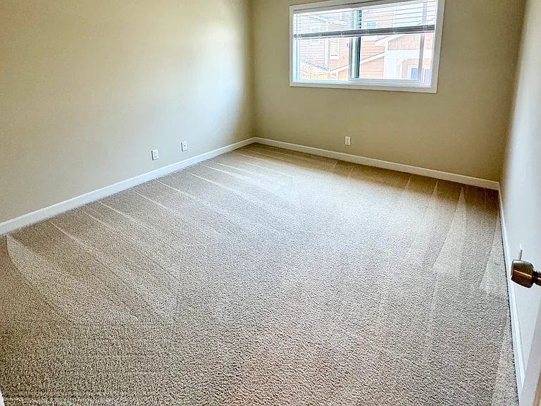 San Remo Apartments — Photo 13