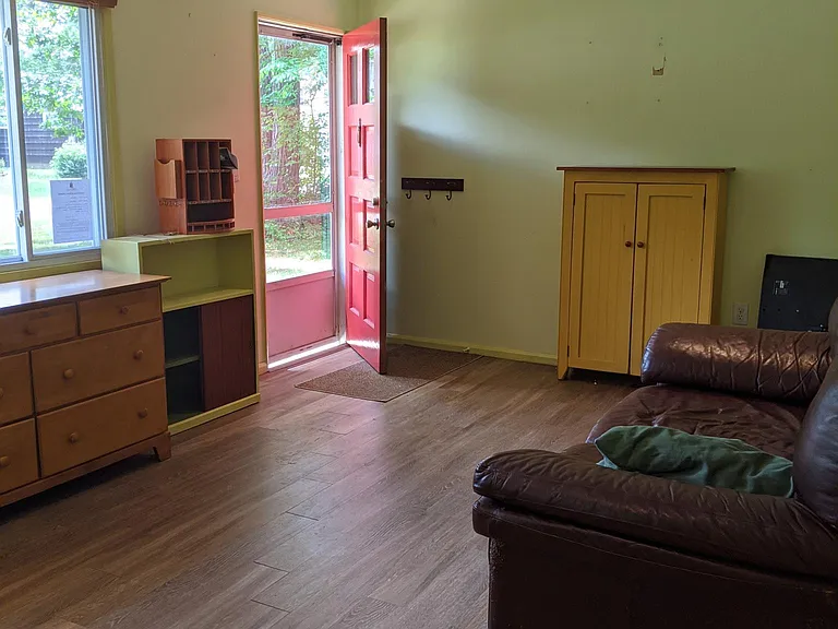 12 Patrick St — Photo 16