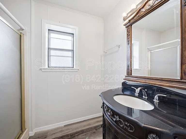 4530 E 6th St — Photo 18