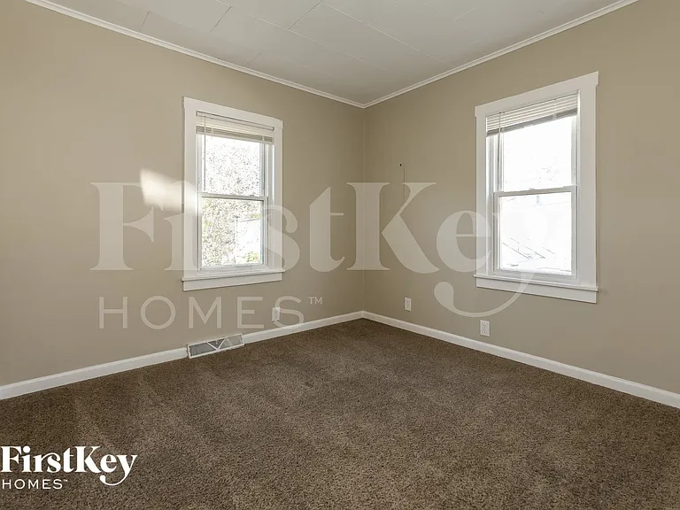 14 E Willow Dr — Photo 10