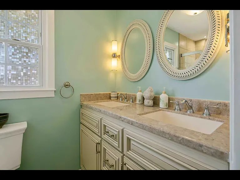 605 Northampton Rd — Photo 12