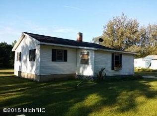 89 Cherry St, Pierson, MI 49339