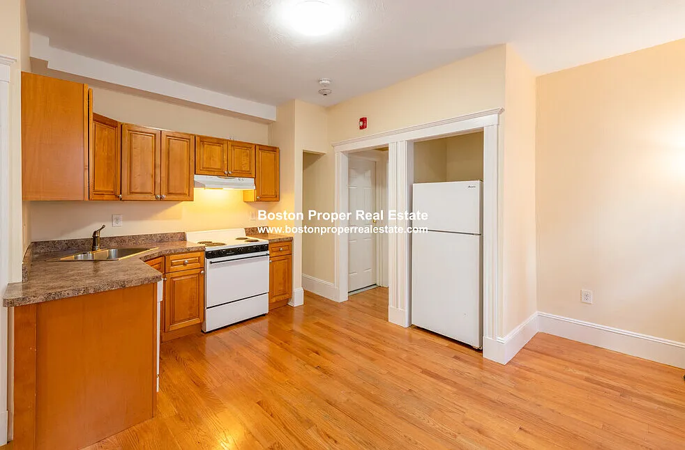 4 bed, 1100 sqft, $3,500 — Photo 1