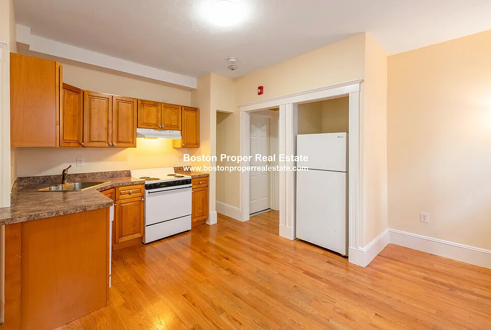 891 Huntington Ave #3