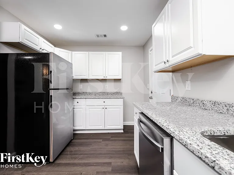 3425 Pinehill Dr — Photo 5