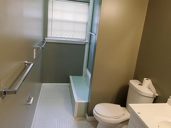4th image of 12 Mimosa Dr