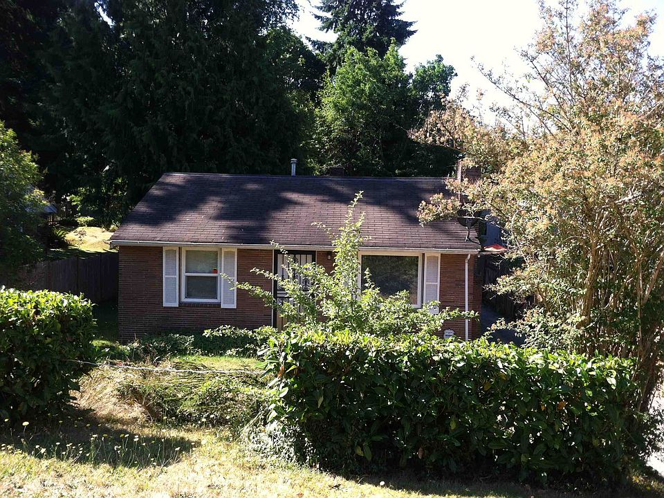 2nd image of 1737 NE 104th St