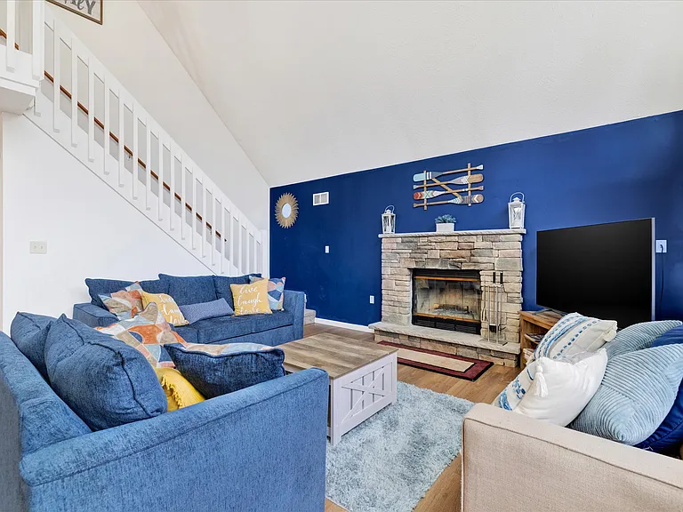309 Stroud Ct — Photo 7