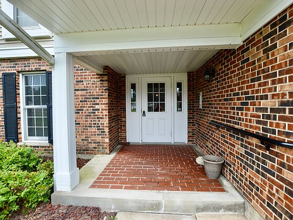2nd image of 310 N Thornwood Dr