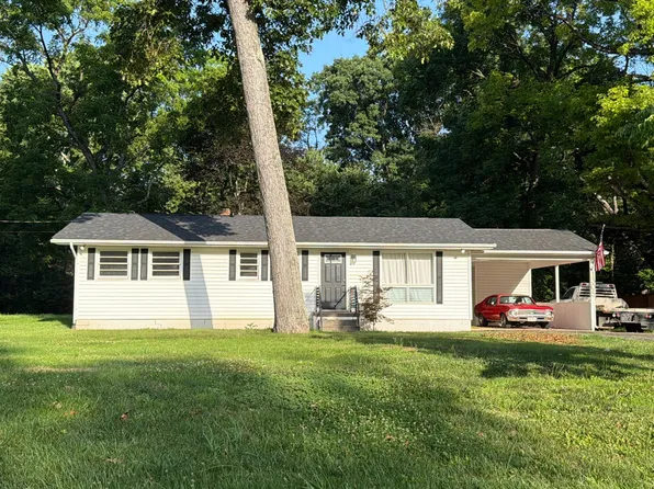 1305 Crums Church Rd, Winchester, VA 22611
