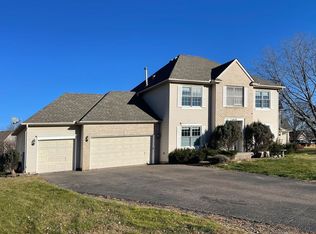 1929 Bowsens Ln, Woodbury, MN 55125